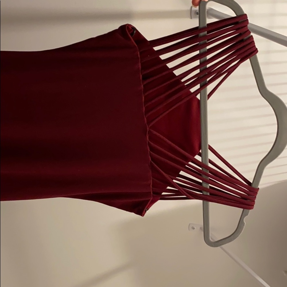 Bodycon burgundy dress